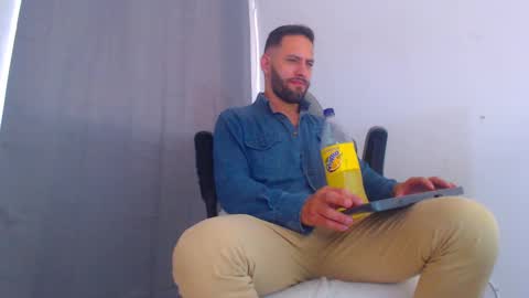 oliver online show from January 11, 2025, 6:23 pm