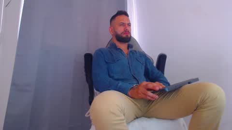 oliver online show from February 13, 2025, 5:54 pm