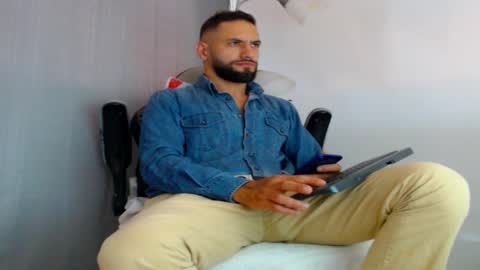 oliver online show from September 12, 2025, 5:24 pm