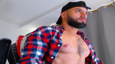 oliver online show from October 16, 2025, 12:06 pm