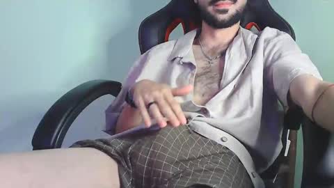 Oliver online show from February 15, 2025, 7:50 pm