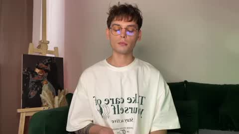 Snapshot of oliverlawrence chatting on June 27, 2026, 12:33 pm oliverlawrence online show from June 27, 2026, 12:33 pm
