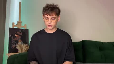 Snapshot of oliverlawrence chatting on July 1, 2026, 9:44 am oliverlawrence online show from July 1, 2026, 9:44 am