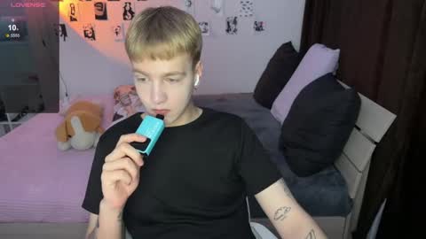 oliver online show from September 21, 2025, 7:10 am