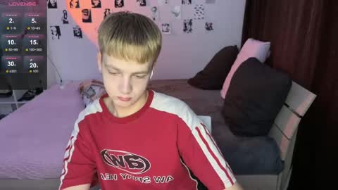 oliver online show from September 24, 2025, 9:23 am