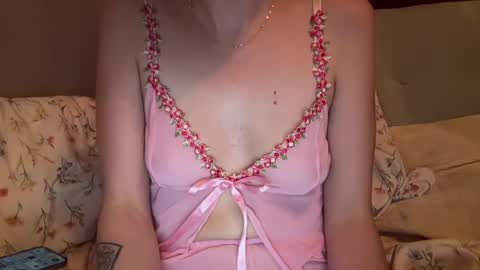 olivia2739 online show from June 5, 2026, 7:52 pm