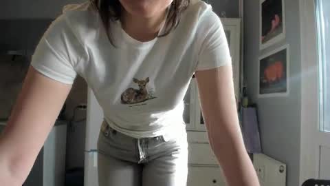 Snapshot of olivia__dream chatting on May 6, 2026, 3:28 pm olivia__dream online show from May 6, 2026, 3:28 pm