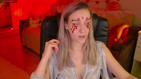 olivia_daze online show from November 1, 2025, 7:05 pm