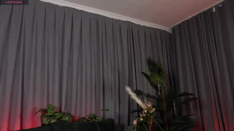 SaraConor online show from May 16, 2026, 7:27 am