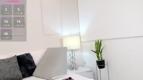 Snapshot of olivia_flamme chatting on June 16, 2026, 11:24 am olivia_flamme online show from June 16, 2026, 11:24 am