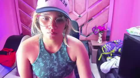 Snapshot of olivia_fox69 chatting on January 30, 2025, 3:44 am OLIVIA online show from January 30, 2025, 3:44 am