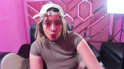 Snapshot of olivia_fox69 chatting on February 2, 2025, 3:32 am OLIVIA online show from February 2, 2025, 3:32 am