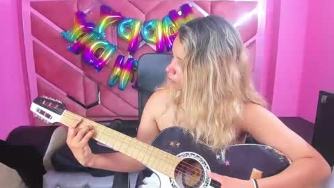 Snapshot of olivia_fox69 chatting on February 5, 2025, 9:36 am OLIVIA online show from February 5, 2025, 9:36 am