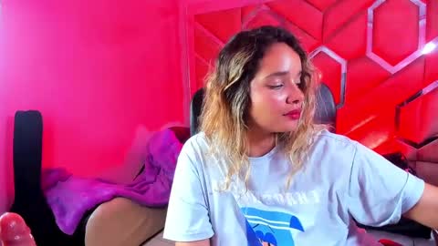 Snapshot of olivia_fox69 chatting on February 26, 2025, 6:37 am OLIVIA online show from February 26, 2025, 6:37 am