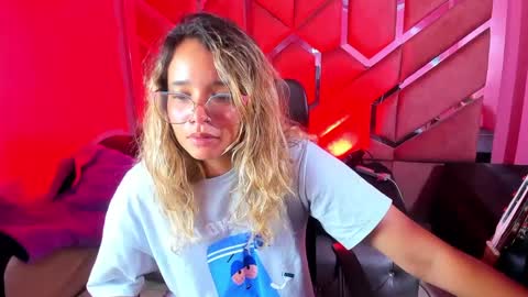 Snapshot of olivia_fox69 chatting on February 27, 2025, 6:40 am OLIVIA online show from February 27, 2025, 6:40 am