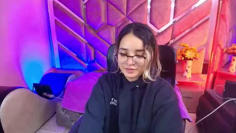 Snapshot of olivia_fox69 chatting on December 16, 2025, 3:55 am OLIVIA online show from December 16, 2025, 3:55 am