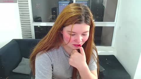 olivia_martine online show from December 15, 2024, 5:02 am