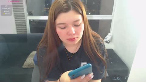 olivia_martine online show from February 6, 2025, 2:55 am