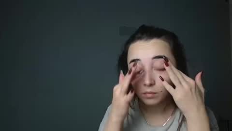 Olivia online show from November 11, 2025, 11:54 am