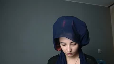 Olivia online show from November 17, 2025, 1:50 pm