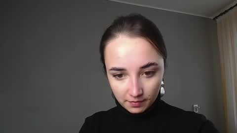 Olivia online show from April 19, 2026, 3:11 pm