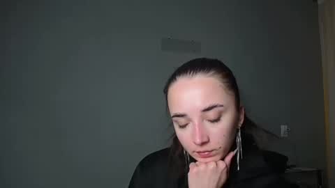 Olivia online show from April 20, 2026, 7:59 pm