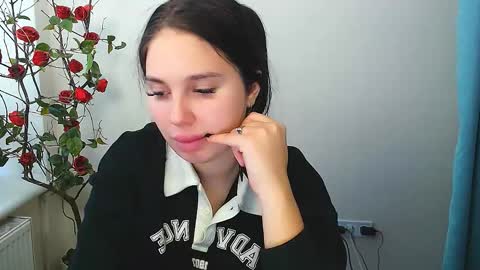 Olivia online show from October 3, 2025, 4:20 am