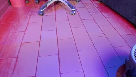   online show from March 11, 2025, 1:01 pm