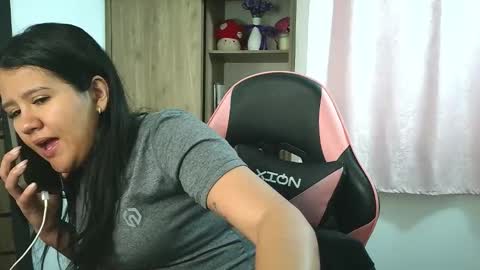 Olivia online show from November 6, 2025, 2:07 pm