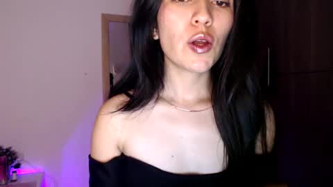 oliviaaa__ online show from December 14, 2024, 12:01 am