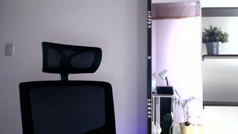 oliviaaa__ online show from November 1, 2025, 4:53 pm