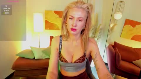 Isabella online show from February 17, 2026, 6:32 am