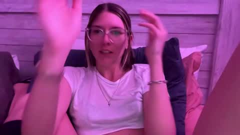 Olivia online show from March 6, 2025, 4:19 am