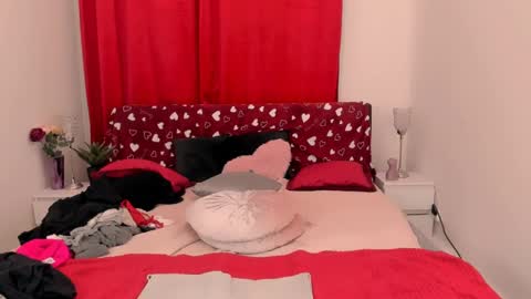 Snapshot of oliviahappy chatting on December 2, 2024, 4:09 pm oliviaBeauty online show from December 2, 2024, 4:09 pm