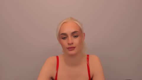 Snapshot of oliviahappy chatting on December 17, 2025, 7:20 pm oliviaBeauty online show from December 17, 2025, 7:20 pm