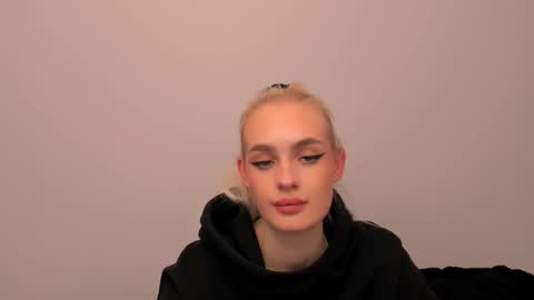 Snapshot of oliviahappy chatting on February 11, 2026, 8:03 pm oliviaBeauty online show from February 11, 2026, 8:03 pm