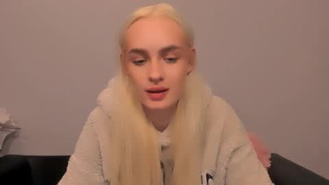 Snapshot of oliviahappy chatting on March 6, 2026, 5:53 pm oliviaBeauty online show from March 6, 2026, 5:53 pm