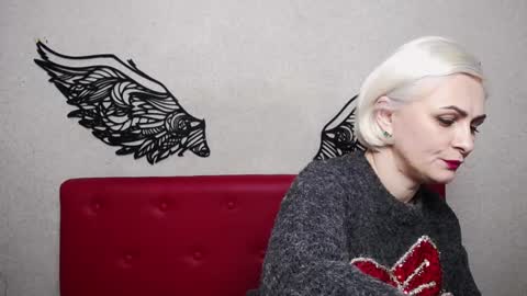 OliviaHorst online show from February 9, 2025, 9:47 am