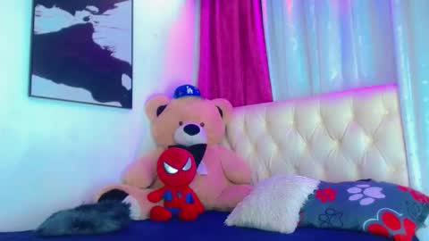 oliviahot01 online show from February 15, 2026, 1:57 am