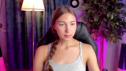 olivialangs online show from May 19, 2026, 11:05 am