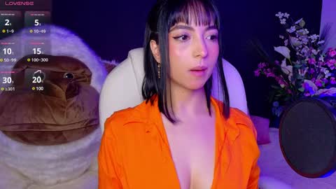 Olivia Mcneill  online show from February 5, 2025, 1:00 pm