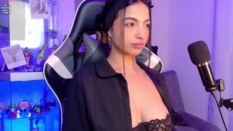 Olivia Mcneill  online show from March 7, 2025, 6:24 am