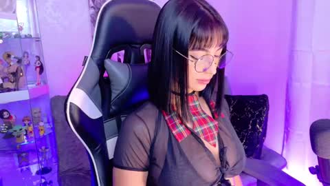 Olivia Mcneill  online show from March 12, 2025, 12:15 pm