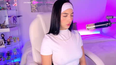 Olivia Mcneill  online show from December 4, 2025, 12:36 pm