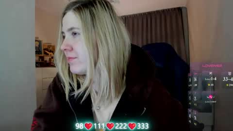 Snapshot of oliviamunk chatting on May 27, 2026, 4:09 am . online show from May 27, 2026, 4:09 am