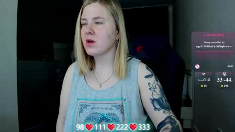 Snapshot of oliviamunk chatting on June 6, 2026, 4:06 am . online show from June 6, 2026, 4:06 am
