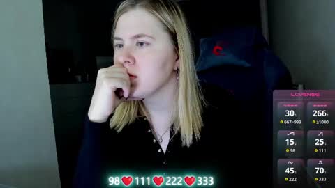 Snapshot of oliviamunk chatting on June 13, 2026, 4:32 am . online show from June 13, 2026, 4:32 am
