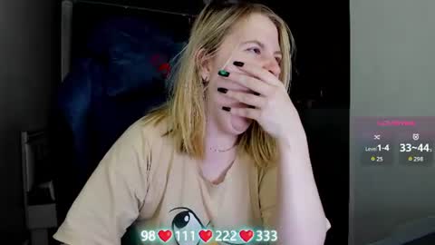 Snapshot of oliviamunk chatting on June 14, 2026, 7:10 am . online show from June 14, 2026, 7:10 am
