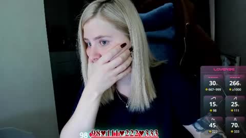 Snapshot of oliviamunk chatting on June 26, 2026, 4:28 am . online show from June 26, 2026, 4:28 am