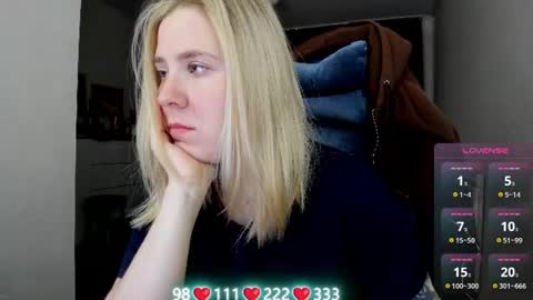 Snapshot of oliviamunk chatting on June 27, 2026, 3:55 am . online show from June 27, 2026, 3:55 am